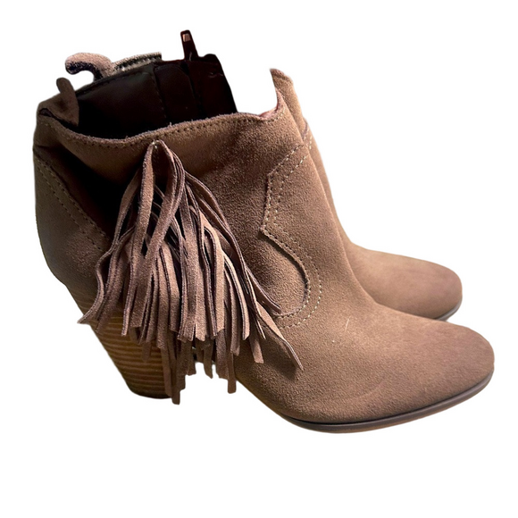 Steve Madden Shoes - Steve Madden tassel suede taupe ish booties fringe size 10